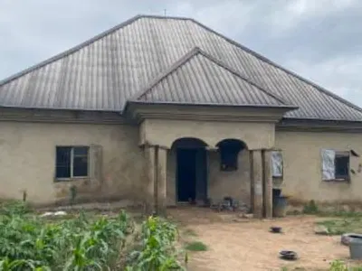 Luxury 3 Bedroom Fully Detach Bungalow with Excellent Facilities