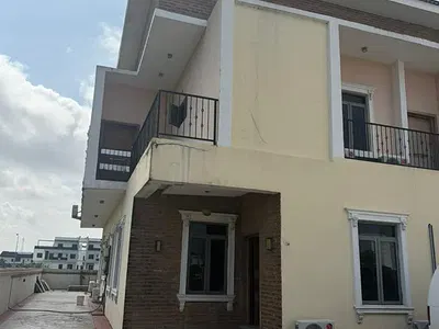 Tastefully Furnished and Serviced 4 Bedroom Duplex