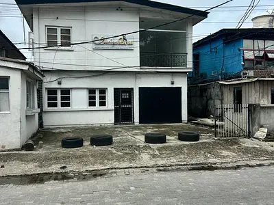 375SQM Plot (with Structure)
