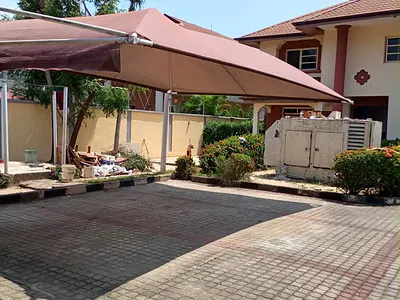 Solid 5 Bedroom Fully Detached House with Car Park