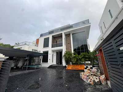 Well Finished 5 Bed Duplex