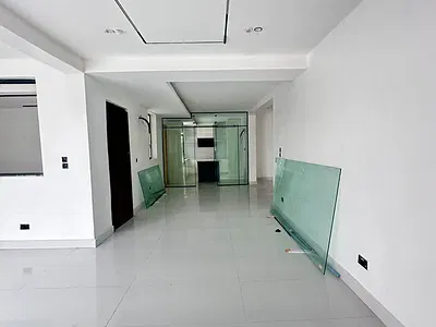 Exquisite Spacious 3 Bedroom Penthouse with BQ, Rooftop Lounge, Pool