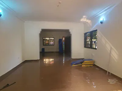 Office Space 3bedroom Flat on a Tarred Road