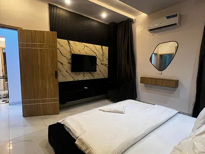 Fully Furnished 2 Bedroom Apartment Available