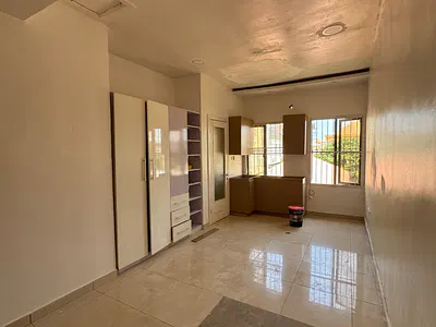 Self Contain Studio