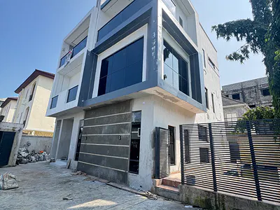 4bedroom Fully Detached with BQ, Swimming Pool