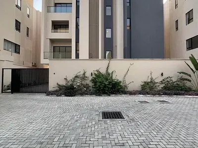 Six Bedroom Waterfront Duplex with Elevator, 2BQ
