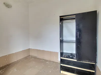 A Luxury Shared Apartment with Excel