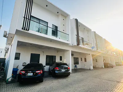 Fully Furnishings : 4 Bedroom Terrace