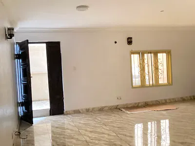 Beautiful 3 Bedroom Flat All Room Ensuite with Visitors Toilet