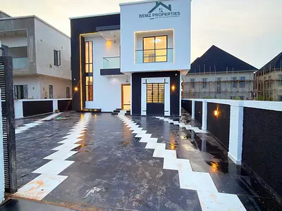 Luxury 5 Bedroom Duplex with Excellent Facilities
