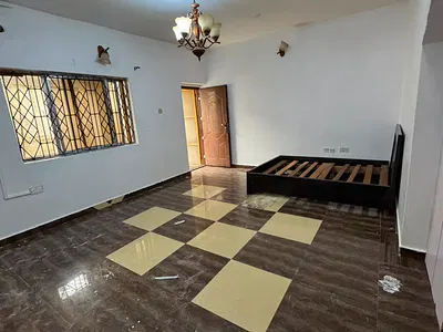 Spacious Studio Apartmt Balcony Kitchen Is Shared with 3