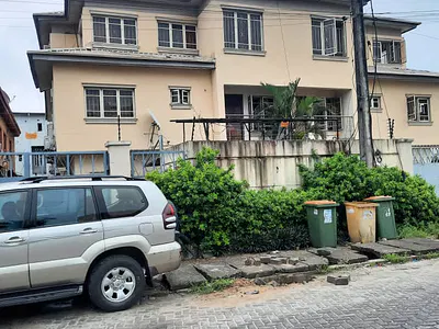 Well Maintained 5 Bedroom Semi Detached House