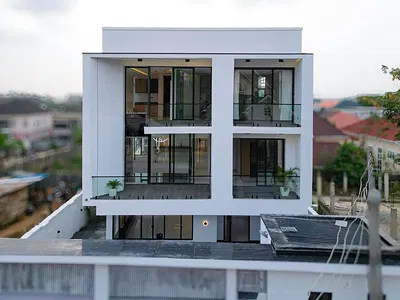 Luxury 5 Bedroom Fully Detached Duplex with BQ, Pool, Gazebo
