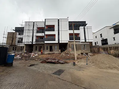 Fantastically Finished 4 Bedroom Terraced Duplex with a BQ