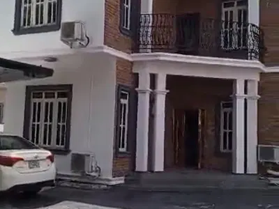 Superb Finished 5 Bedroom Detached Duplex + BQ