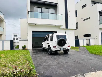 Cozy Aesthetic Luxury 5bedroom Detached +BQ, Rooftop Terrace