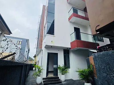 Contemporary 5 Bedroom Detached Duplex with BQ