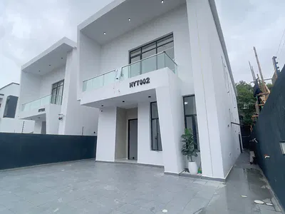 Luxury 4 Bedroom Fully Detached Duplex with Pool and Gym Space