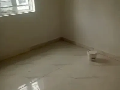 Clean 2 Bedroom Flat