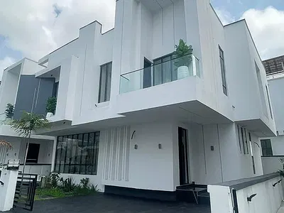 Aesthetically Pleasing 5 Bedroom Detached Duplex with BQ