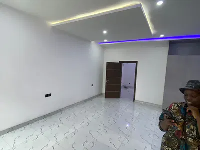 Standard Massive Masterbedroom Apartment