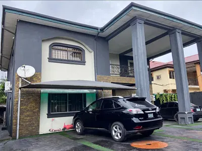 Well Located and Exquisitely Finished 5 Bedroom Detached Duplex