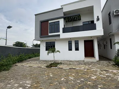 4 Bedroom Detached Duplex with BQ