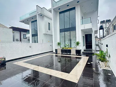 Newly Built 5 Bedroom Fully Detached Duplex