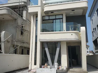 Luxury Five Bedroom Detached Home