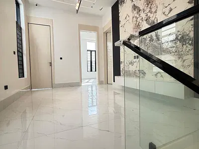 3 Bedroom Flat Apartment with BQ Fully Serviced