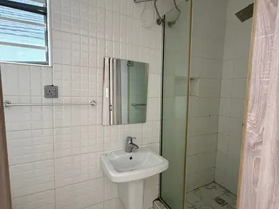 1 Bedroom Miniflat with Personal Big Kitchen
