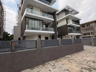 Ultra Luxury 6 Bedroom Fully Detached Duplex with BQ