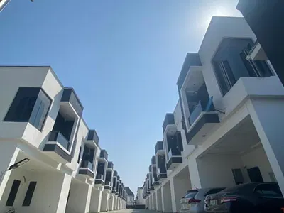Spacious 4 Bedroom Terraced Duplex
