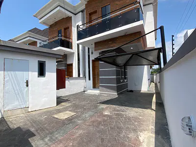 Luxury Clean Sharp 4bedroom Semi Detached, BQ