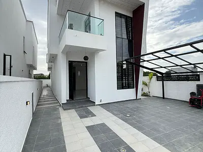 Luxurious 5 Bedroom Fully Detached Duplex with Swimming Pool, BQ