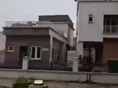 Luxurious 5-Bedroom Terrace Houses