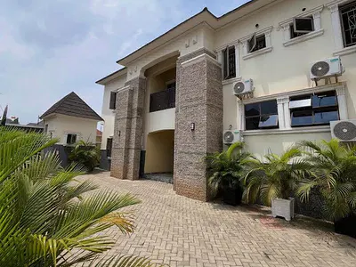 15 Bedroom Apartment and Suites