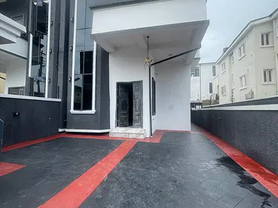 4bedroom Semi Detached with a BQ