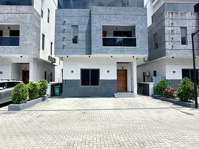 5bedroom Fully Detached Duplex with BQ