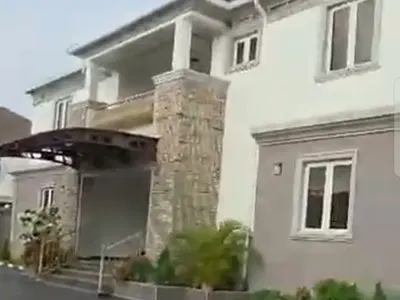6-Bedroom Fully Detached Duplex with 2 Bedroom Guest Chalet