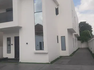 Very Beautiful Ultra Modern Duplex