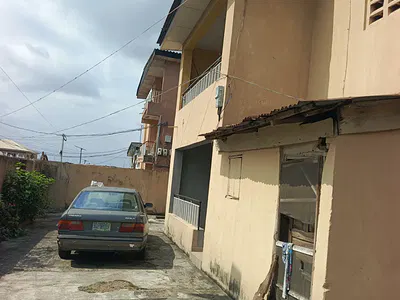 Buildings of 4 Units 3 Bedrooms Flat