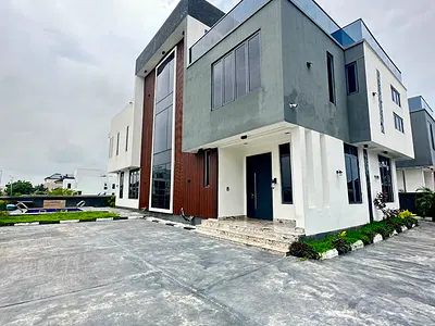Magnificent Spacious Luxury 5 Bedroom Fully Detached Duplex with BQ