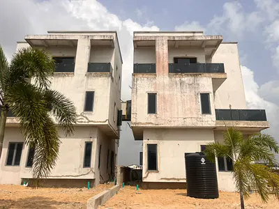 Newly Built 5 Bedroom Duplex