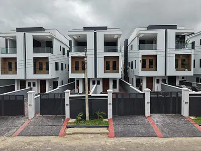 Luxury 5-Bedroom Semi-Detached Duplex with BQ