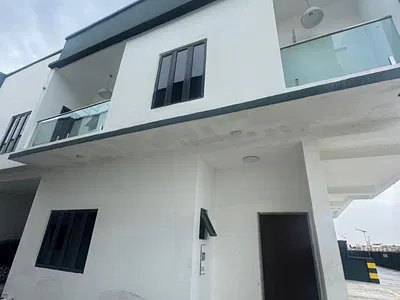 Contemporary 3 Bedroom Terrace Duplex