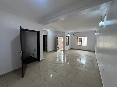 4 Bedroom Terrace House with Access to Swiming Pool at Off Admiralty W