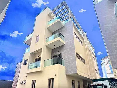 5 Bedroom En-Suite Semi-Detached Duplex with 1 Room BQ