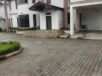 Spacious 6 Bedroom Detached Duplex with 5 Rooms BQ
